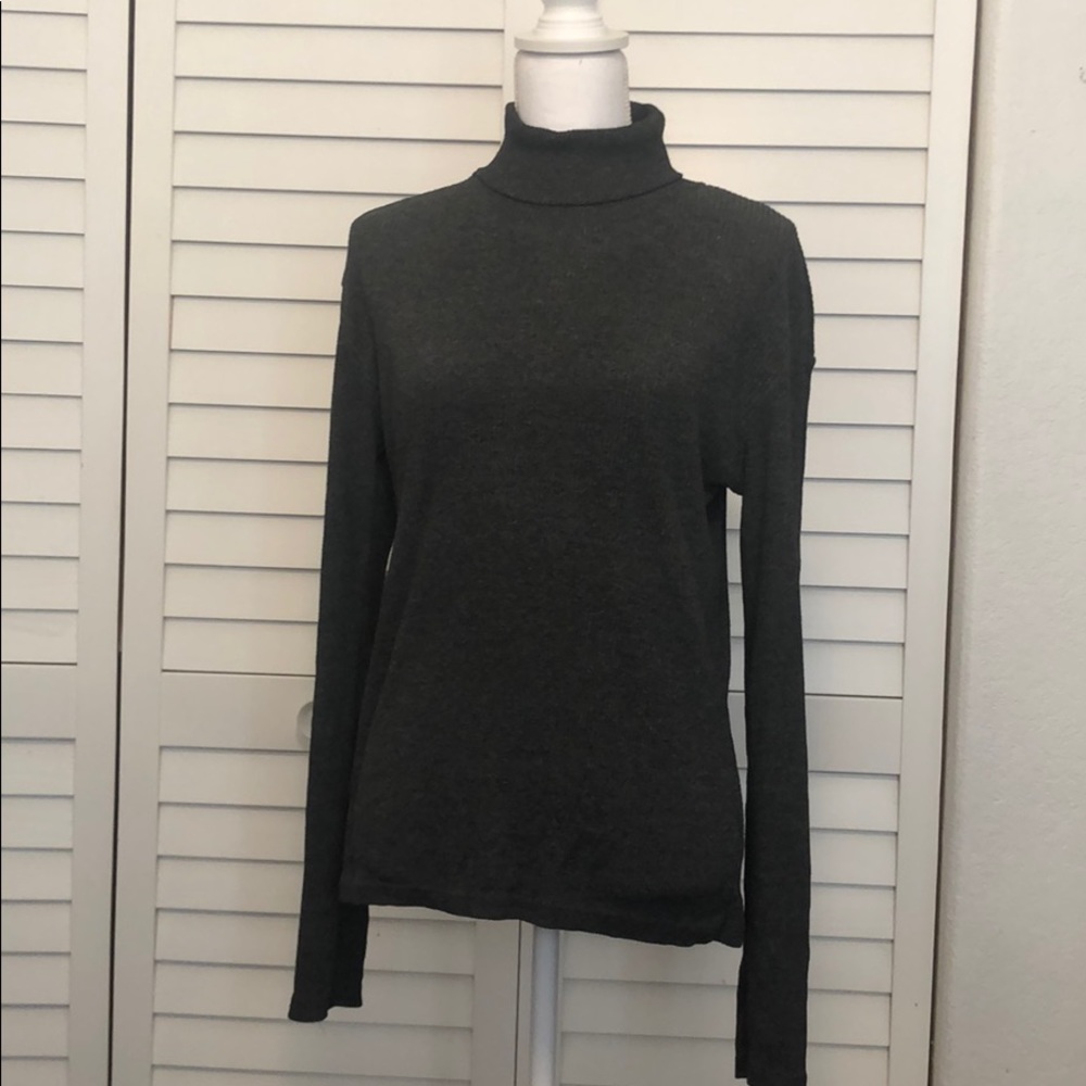 Light grey, thin turtleneck by Express